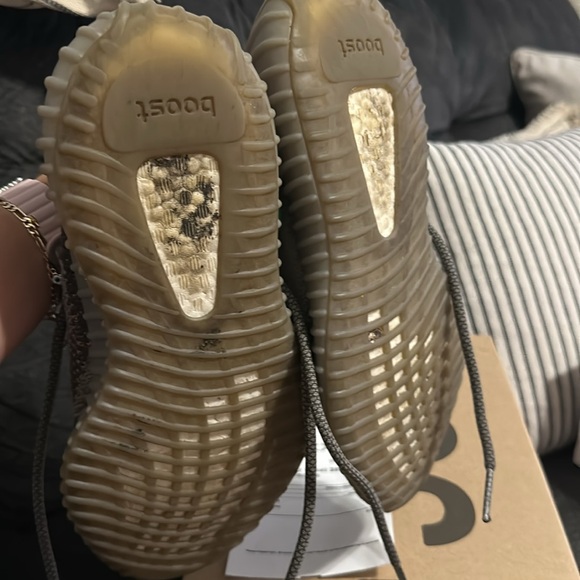 Yeezy 350v2 sneakers size 6 1/2 - Picture 5 of 9